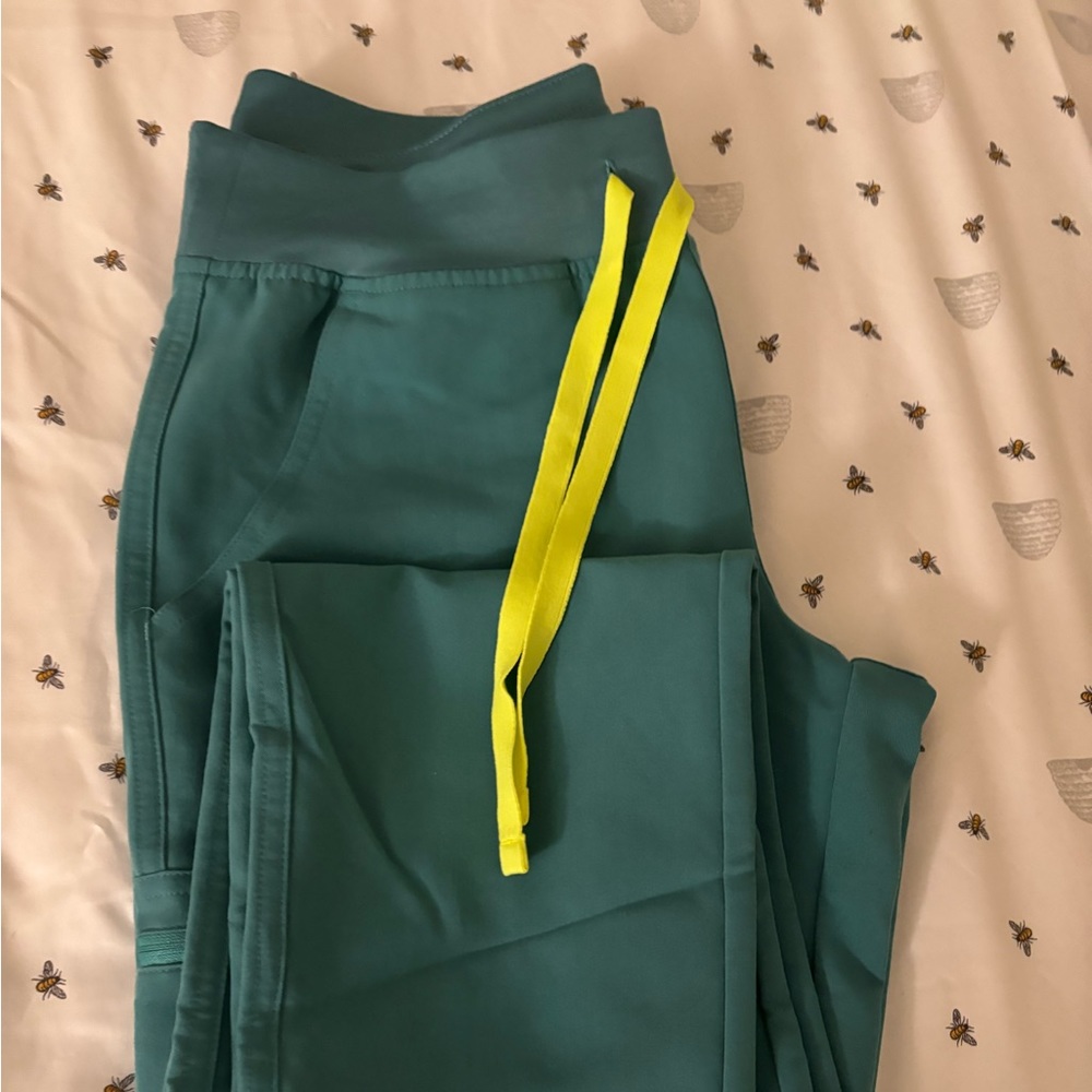 Figs cactus scrubs. Both top and bottom